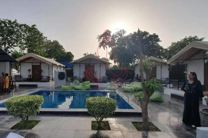 Luxury Farmhouse In Chhatarpur With Pool New Delhi Exterior photo